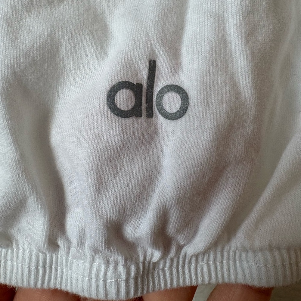 ALO Yoga White Relaxed Crop Top size XSmall - Picture 3 of 5